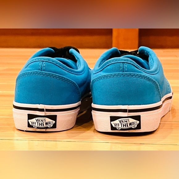YOUTH VANS SIZE 4–SUPER COOL BLUE—GREAT USED CONDITION—CLEAN—UNISEX 💙💙 - Picture 12 of 13